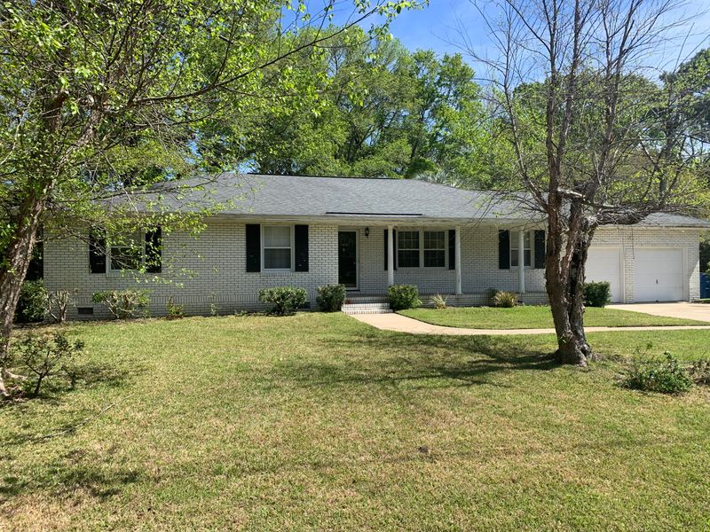 1875 St Julian Dr, Charleston, SC 29407