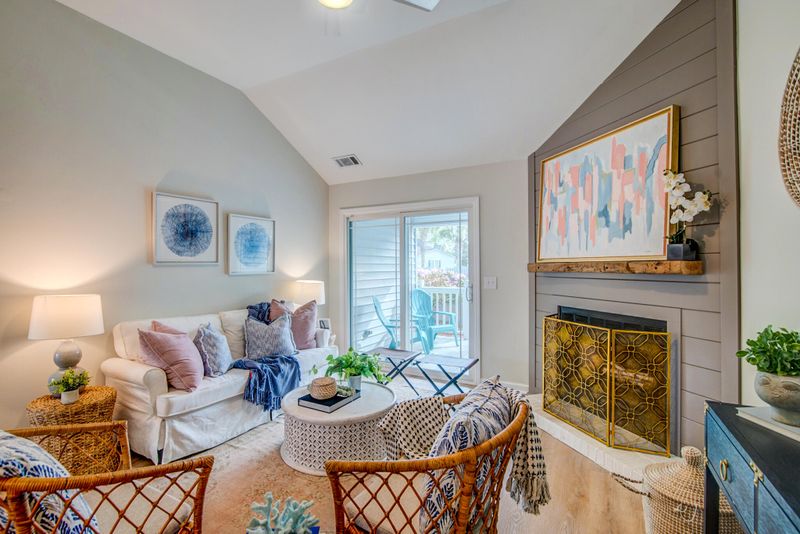 980 Harbor Oaks Dr, Charleston, SC 29412