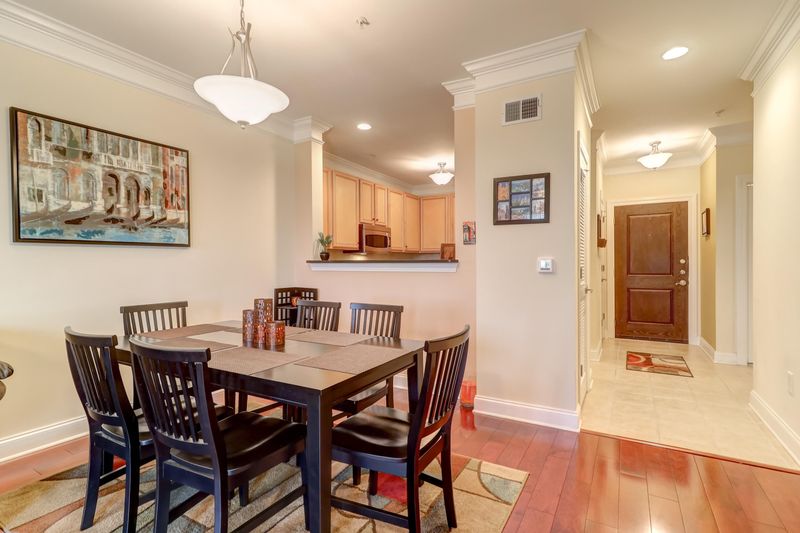 2244 Ashley Crossing Dr #1133, Charleston, SC 29401