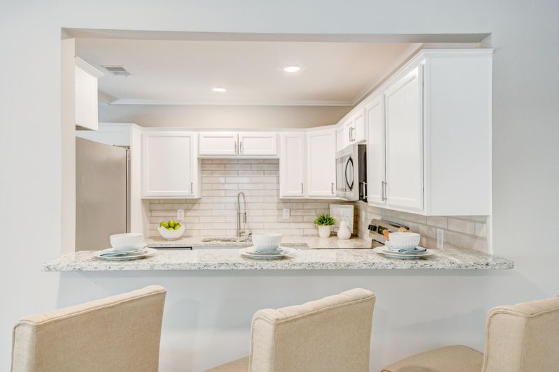 504 Carpenter St, Charleston, SC 29412