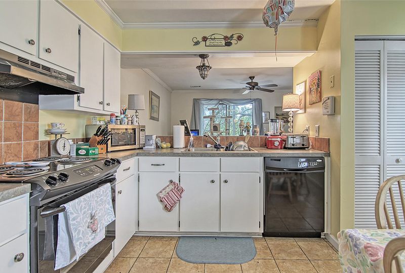 1056 Marsh Court Ln, Mount Pleasant, SC 29464