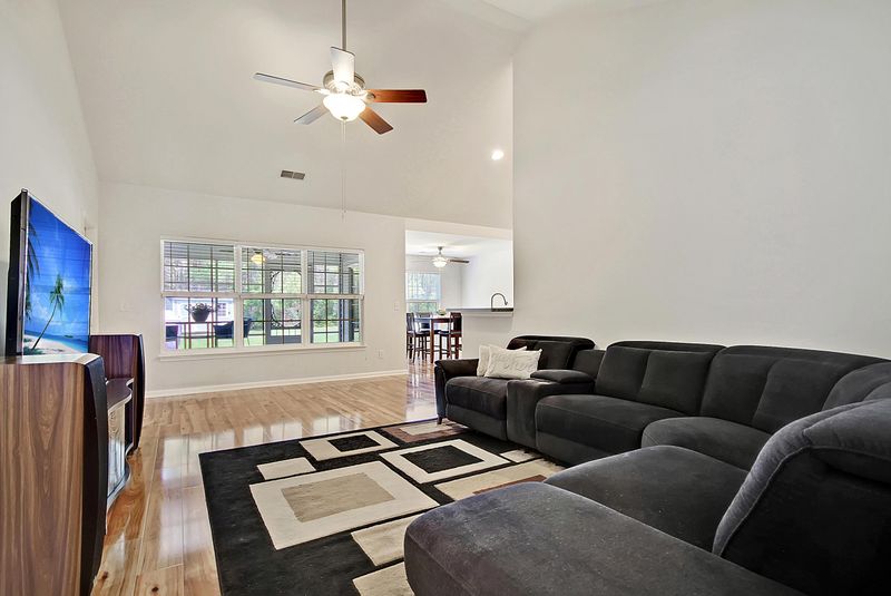 1326 Palm Cove Dr, Charleston, SC 29492