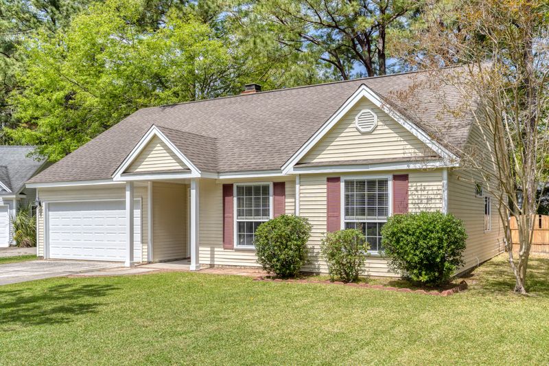 102 Candover Ct, Summerville, SC 29486