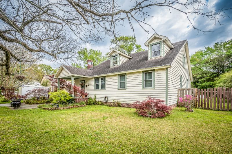 18 Lindendale Ave, Charleston, SC 29407