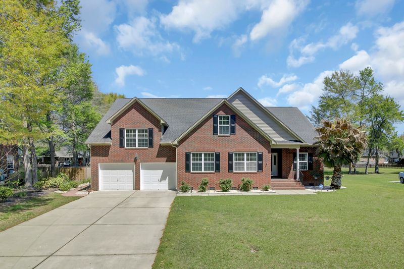 8735 Alexandria Dr, North Charleston, SC 29420