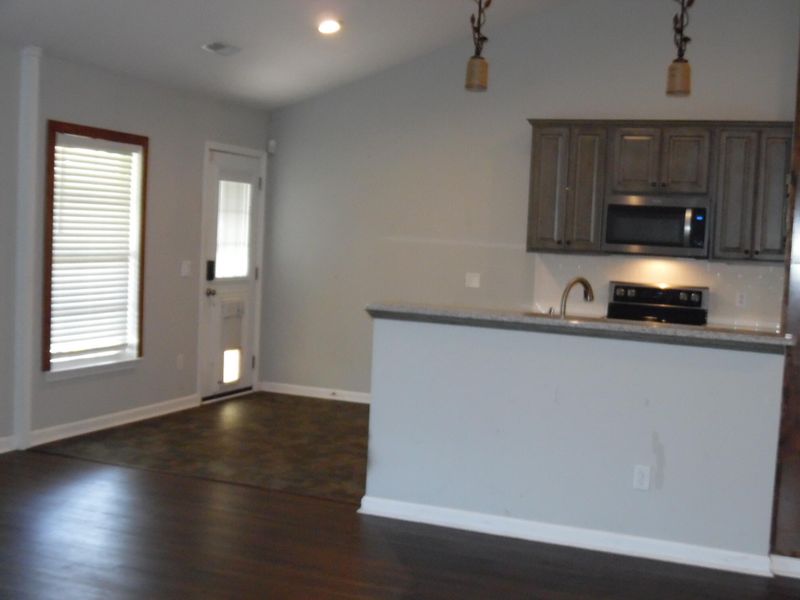 206 Old Carolina Dr, Goose Creek, SC 29445