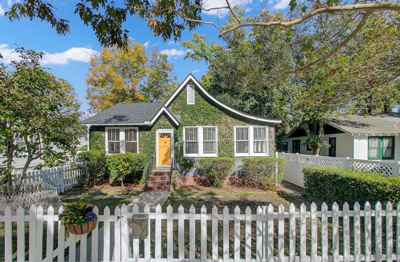 256 W Poplar St, Charleston, SC 29403