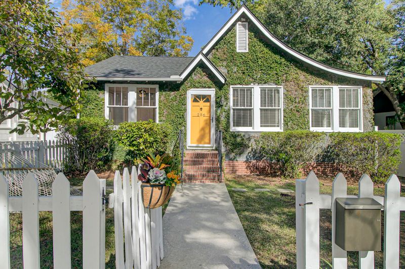 256 W Poplar St, Charleston, SC 29403