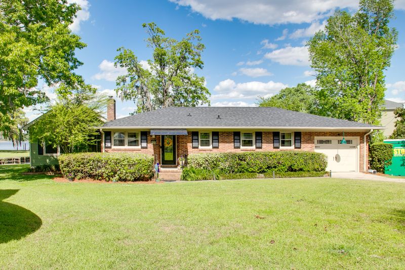 1809 Pintail Rd, Moncks Corner, SC 29461