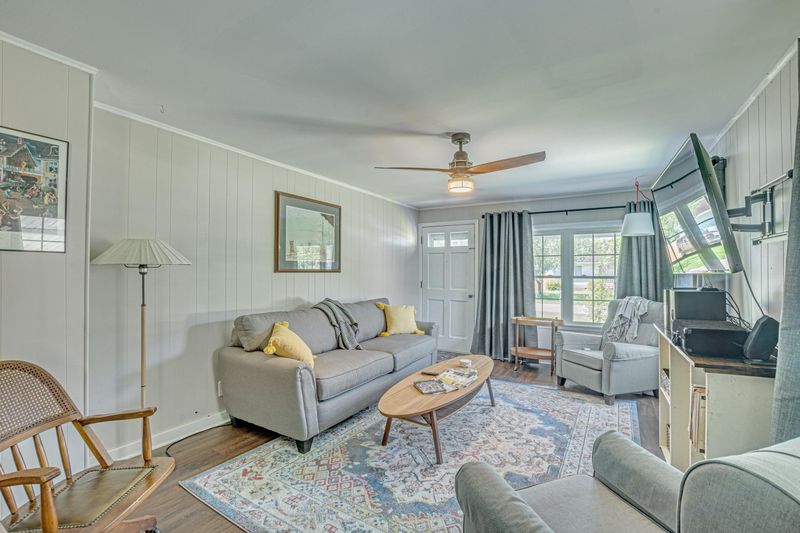 4724 Ivydale Dr, North Charleston, SC 29405