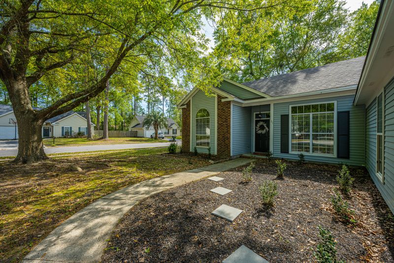 101 Amberside Dr, Goose Creek, SC 29445