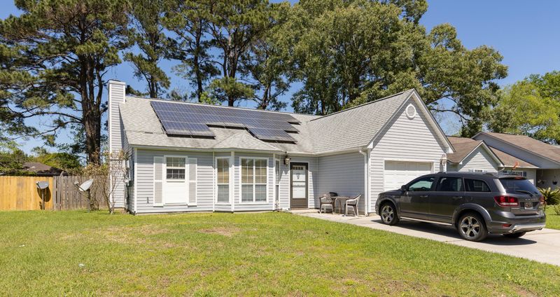 4060 Bonaparte Dr, North Charleston, SC 29418