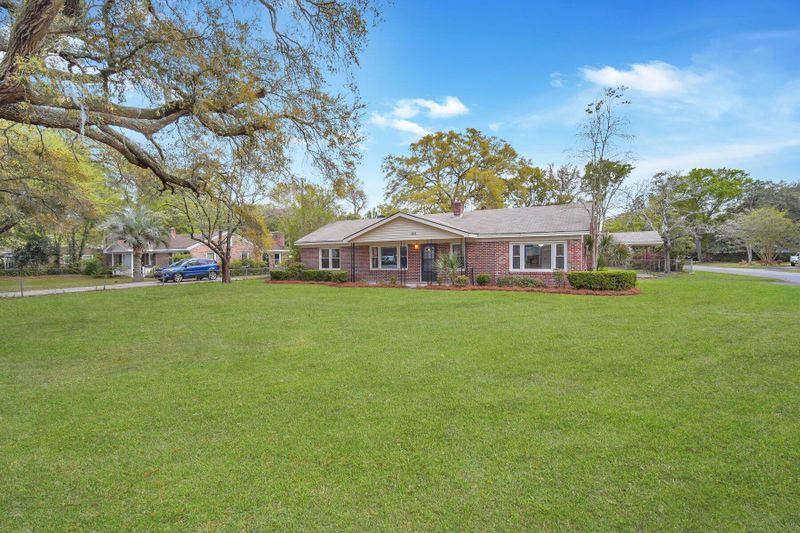1619 Camp Rd, Charleston, SC 29412