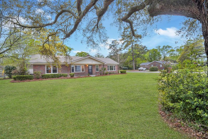 1619 Camp Rd, Charleston, SC 29412