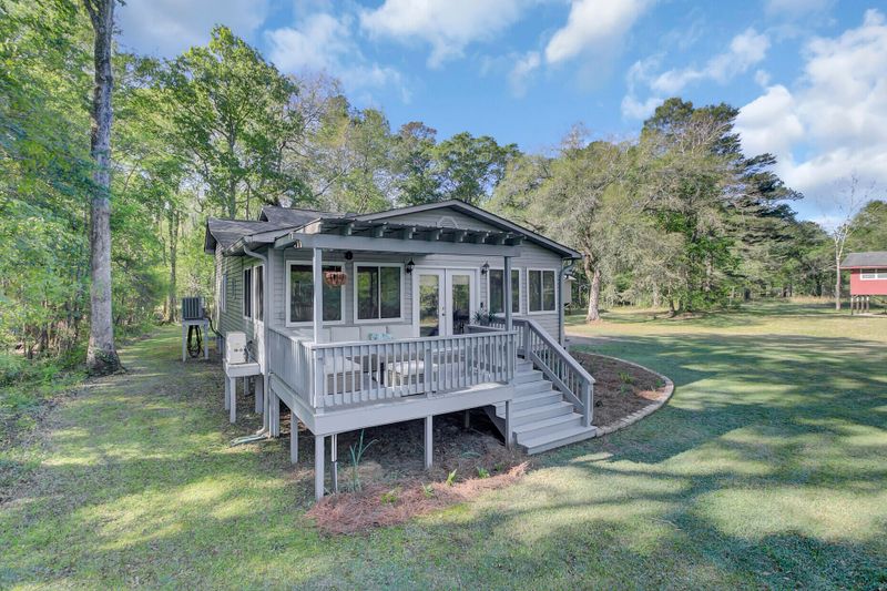 384 Shoofly Rd, Ridgeville, SC 29472