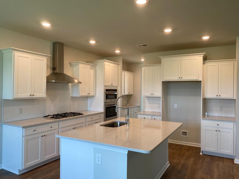 717 Newbury St, Summerville, SC 29486