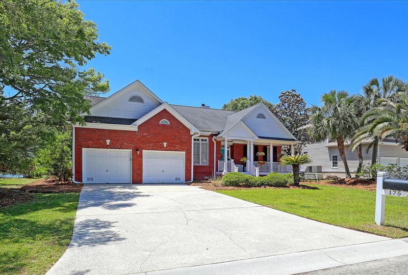 175 Oak Point Landing Dr, Mount Pleasant, SC 29464
