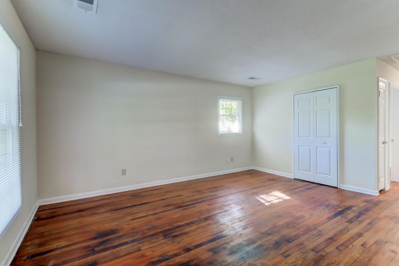 706 Beech Hill Rd, Summerville, SC 29485