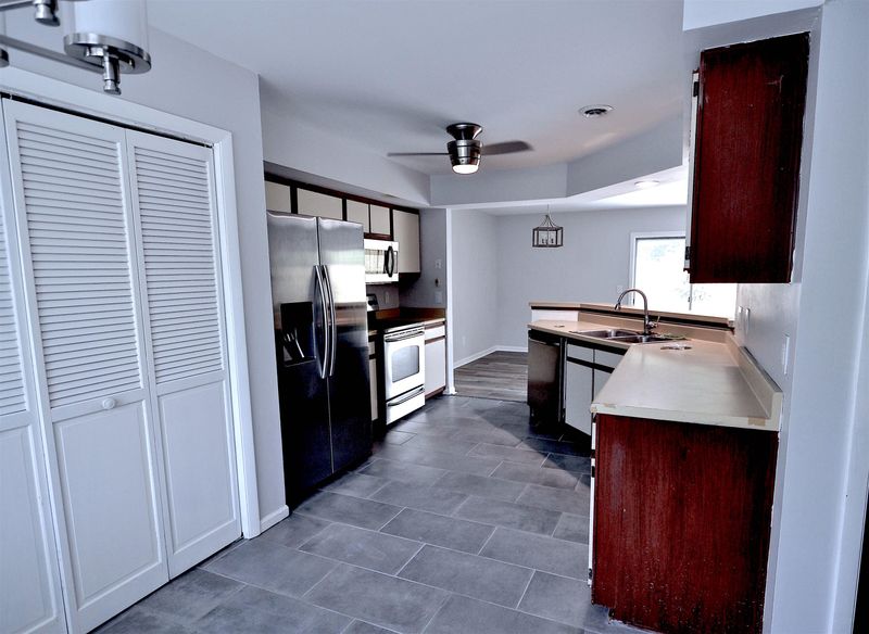 1124 Monaco Dr, Mount Pleasant, SC 29464