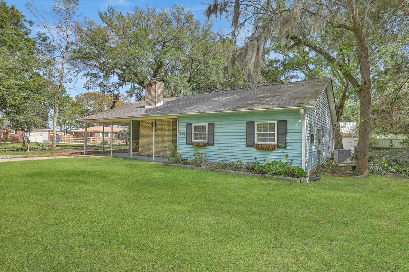 1767 Dogwood Rd, Charleston, SC 29414