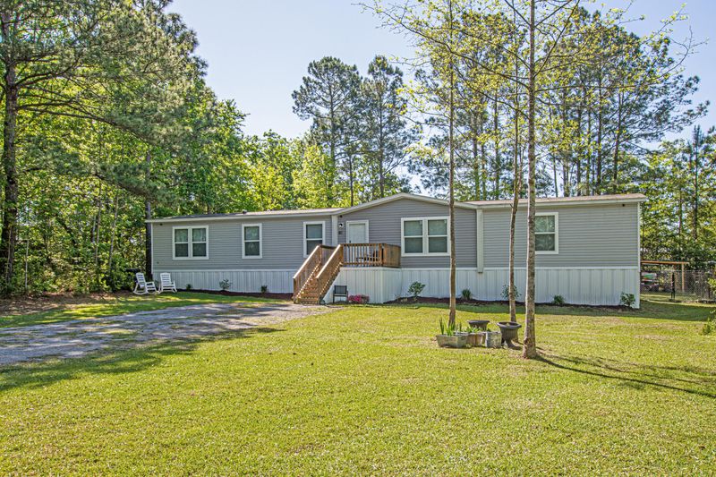 316 General Moultrie Dr, Bonneau, SC 29431