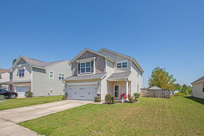605 Watershed Dr, Goose Creek, SC 29445