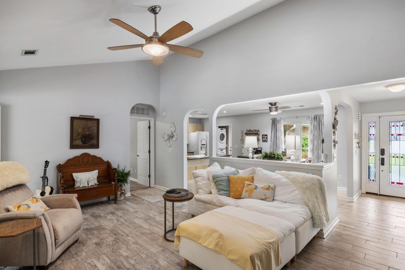 342 Camelot Dr, Goose Creek, SC 29445