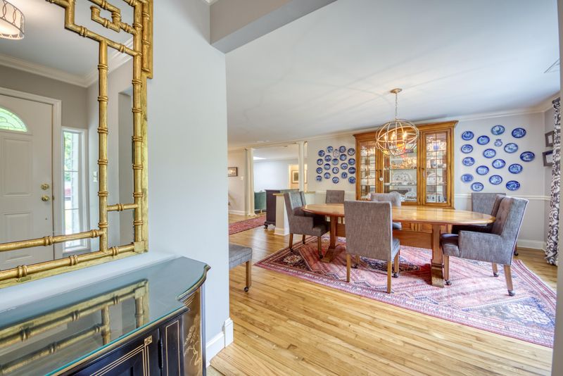 2107 Wappoo Hall Rd, Charleston, SC 29412