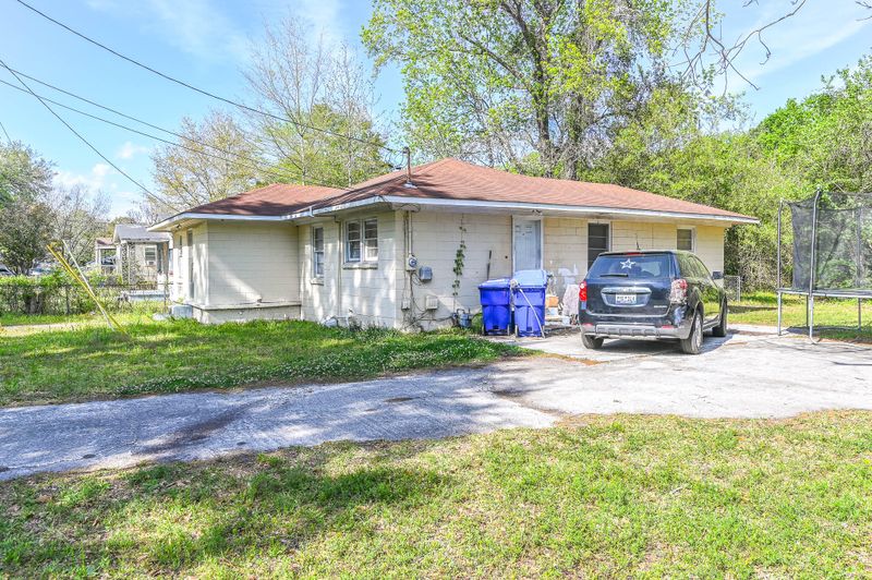 4694 Hassell Ave, North Charleston, SC 29405