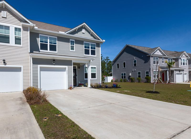 653 Hilchot Dr, Summerville, SC 29486