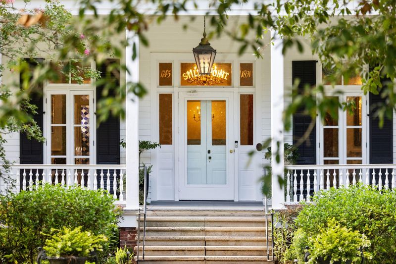 940 Paul Revere Dr, Charleston, SC 29412