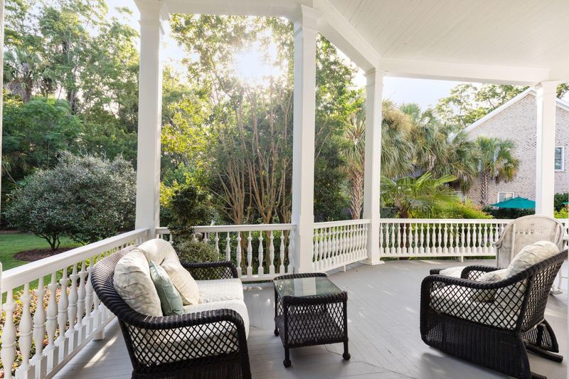 940 Paul Revere Dr, Charleston, SC 29412