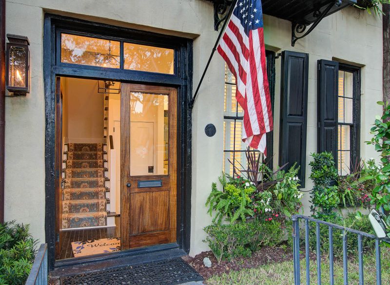 20 S Adgers Wharf, Charleston, SC 29401