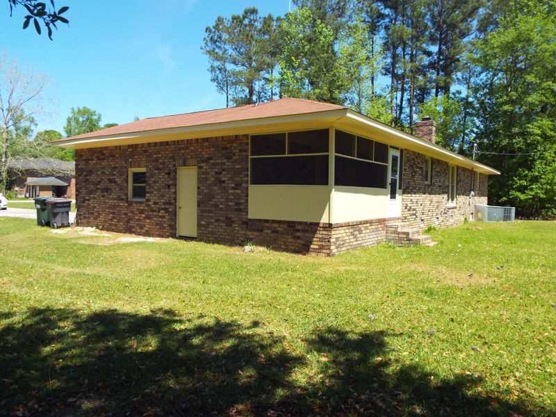 109 Haynesville Rd, Moncks Corner, SC 29461