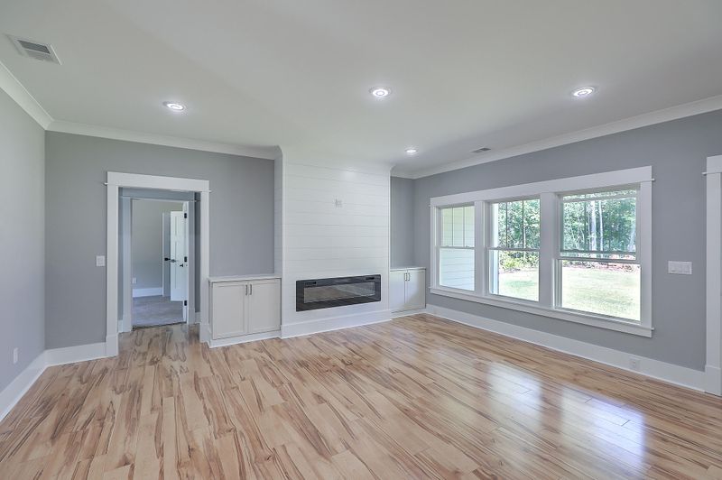 1002 Retreat Ave, Moncks Corner, SC 29461