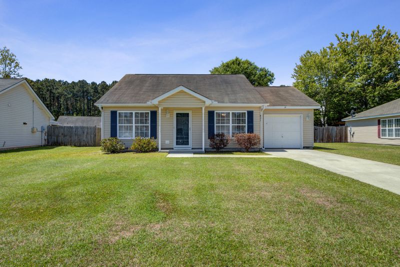 431 Stephanie Dr, Goose Creek, SC 29445