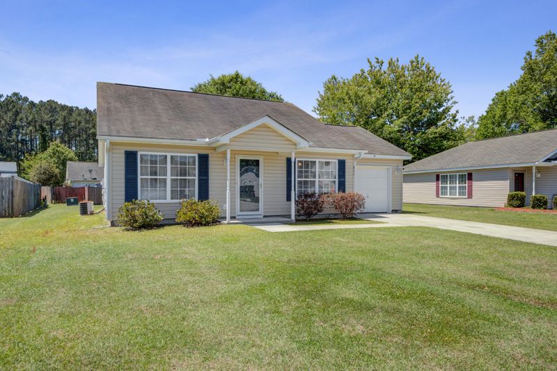 431 Stephanie Dr, Goose Creek, SC 29445