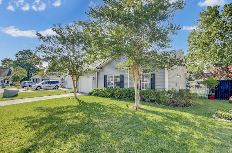 8510 Litchfield Dr, North Charleston, SC 29406