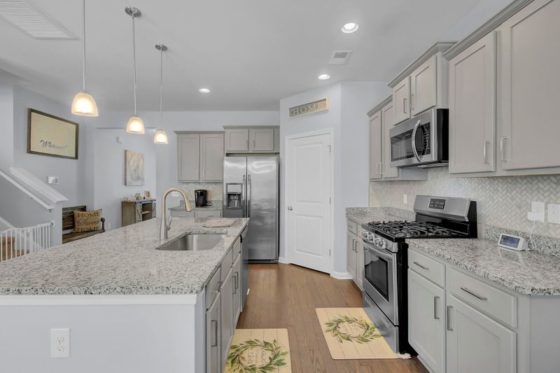 817 Neosho Ct, Moncks Corner, SC 29461