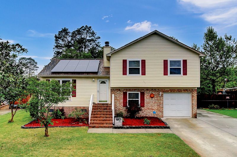 214 Arrowhead Dr, Summerville, SC 29486