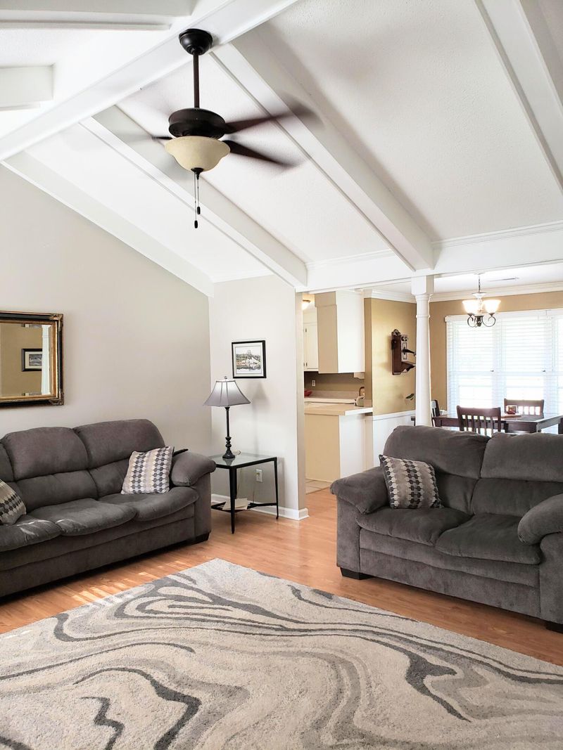 216 Foxborough Rd, Goose Creek, SC 29445
