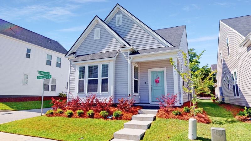261 Rowans Creek Dr, Charleston, SC 29492