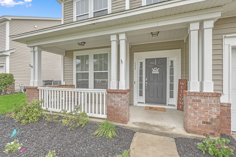 137 Gaslight Blvd, Summerville, SC 29483