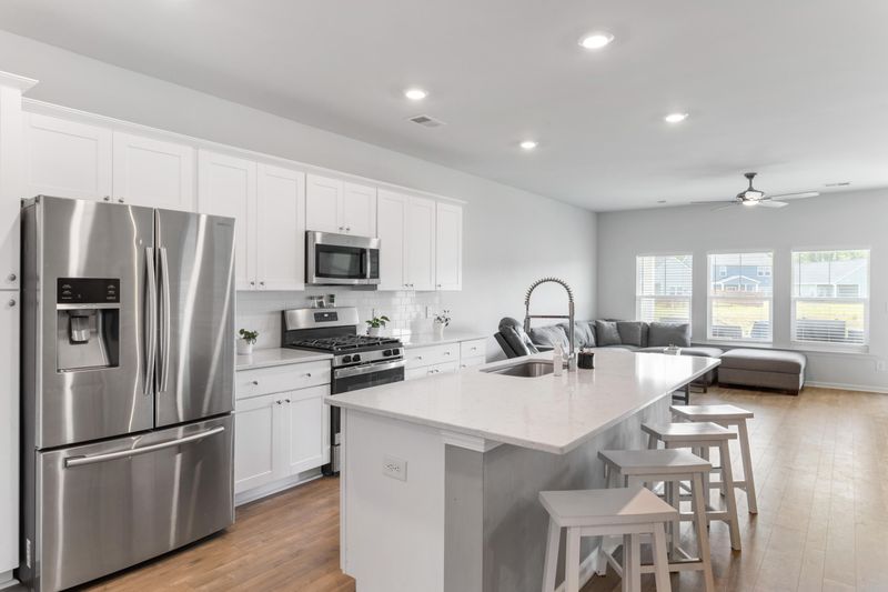 178 Country Gate Ln, Summerville, SC 29485