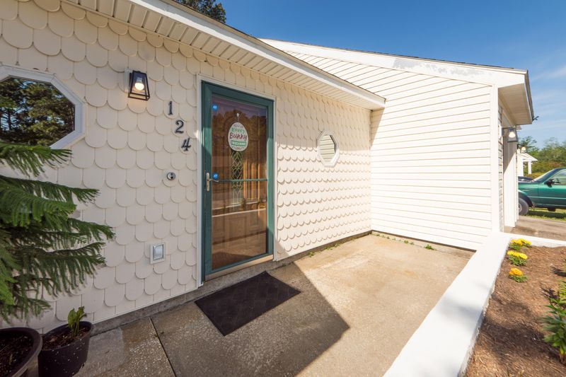 124 Trestlewood Dr, Summerville, SC 29483