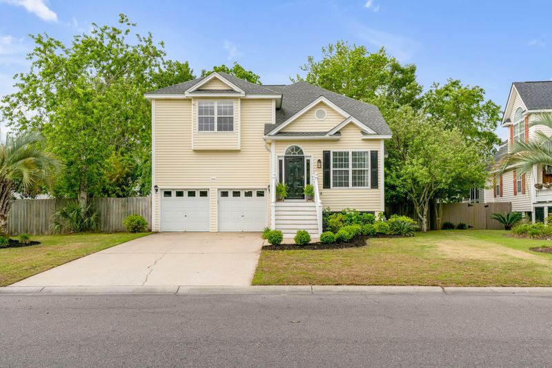 1541 Ocean Neighbors Blvd, Charleston, SC 29412