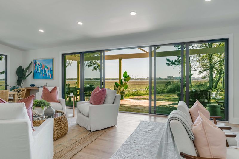 847 Colony Dr, Charleston, SC 29407