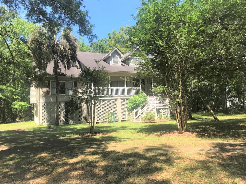 521 Commonwealth Rd, Mount Pleasant, SC 29466
