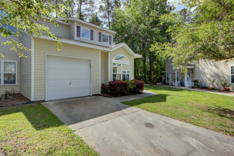 111 Chestnut Oaks Ct, Ladson, SC 29456