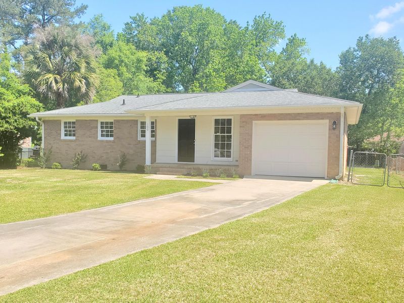 100 Doris Ct, Ladson, SC 29456